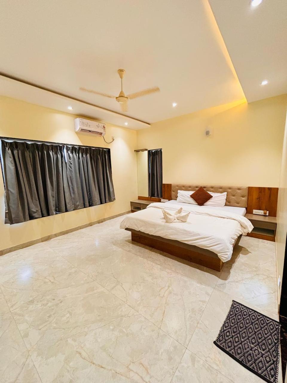 Paramount 3 Ac Bedrooms Hall Garden With Lake View Panchgani Exterior photo