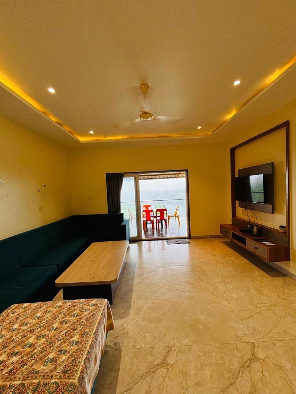 Paramount 3 Ac Bedrooms Hall Garden With Lake View Panchgani Exterior photo