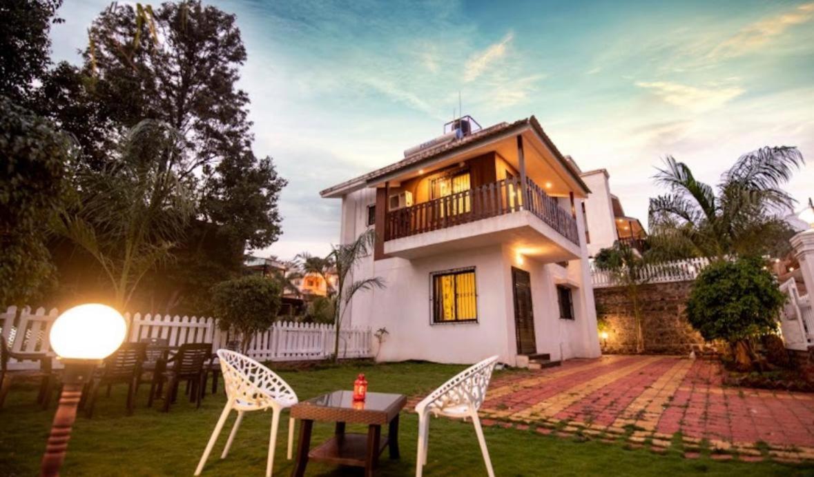 Paramount 3 Ac Bedrooms Hall Garden With Lake View Panchgani Exterior photo