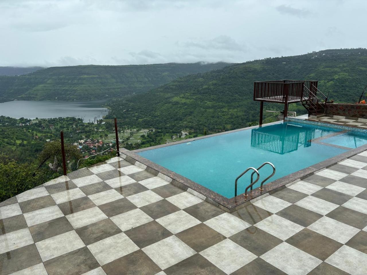 Paramount 3 Ac Bedrooms Hall Garden With Lake View Panchgani Exterior photo