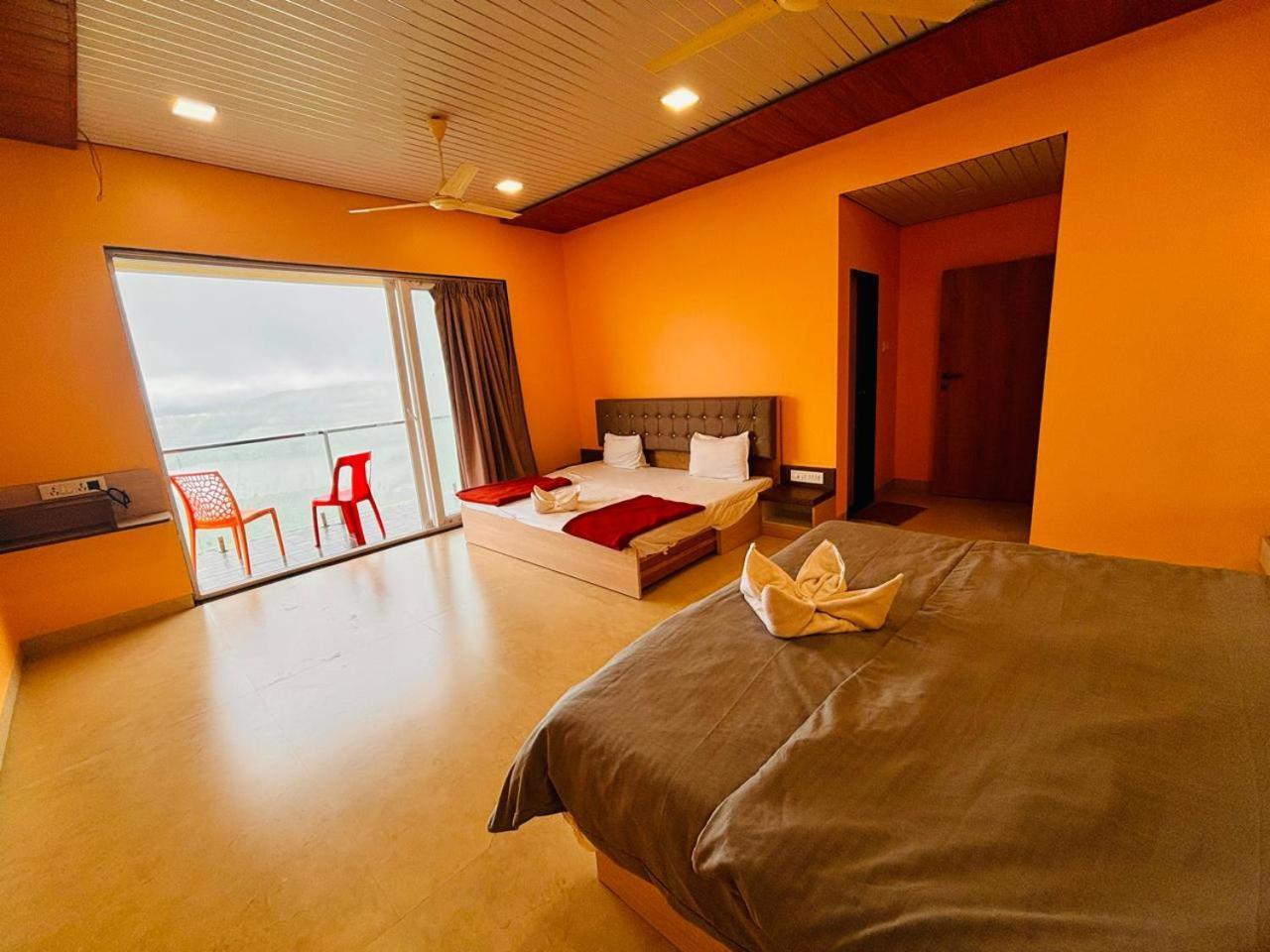 Paramount 3 Ac Bedrooms Hall Garden With Lake View Panchgani Exterior photo